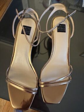 White House Black Market Metallic Rose Gold Strappy Sandals